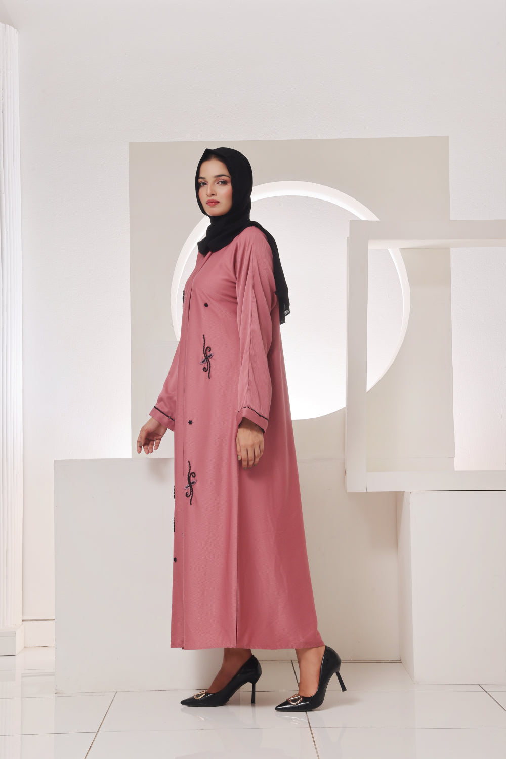 Zeenat Rose Embroided Abaya