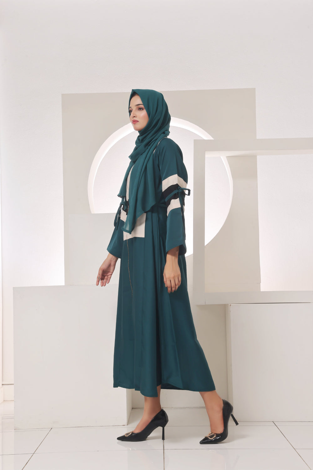 Mahveen Teal Empress Abaya