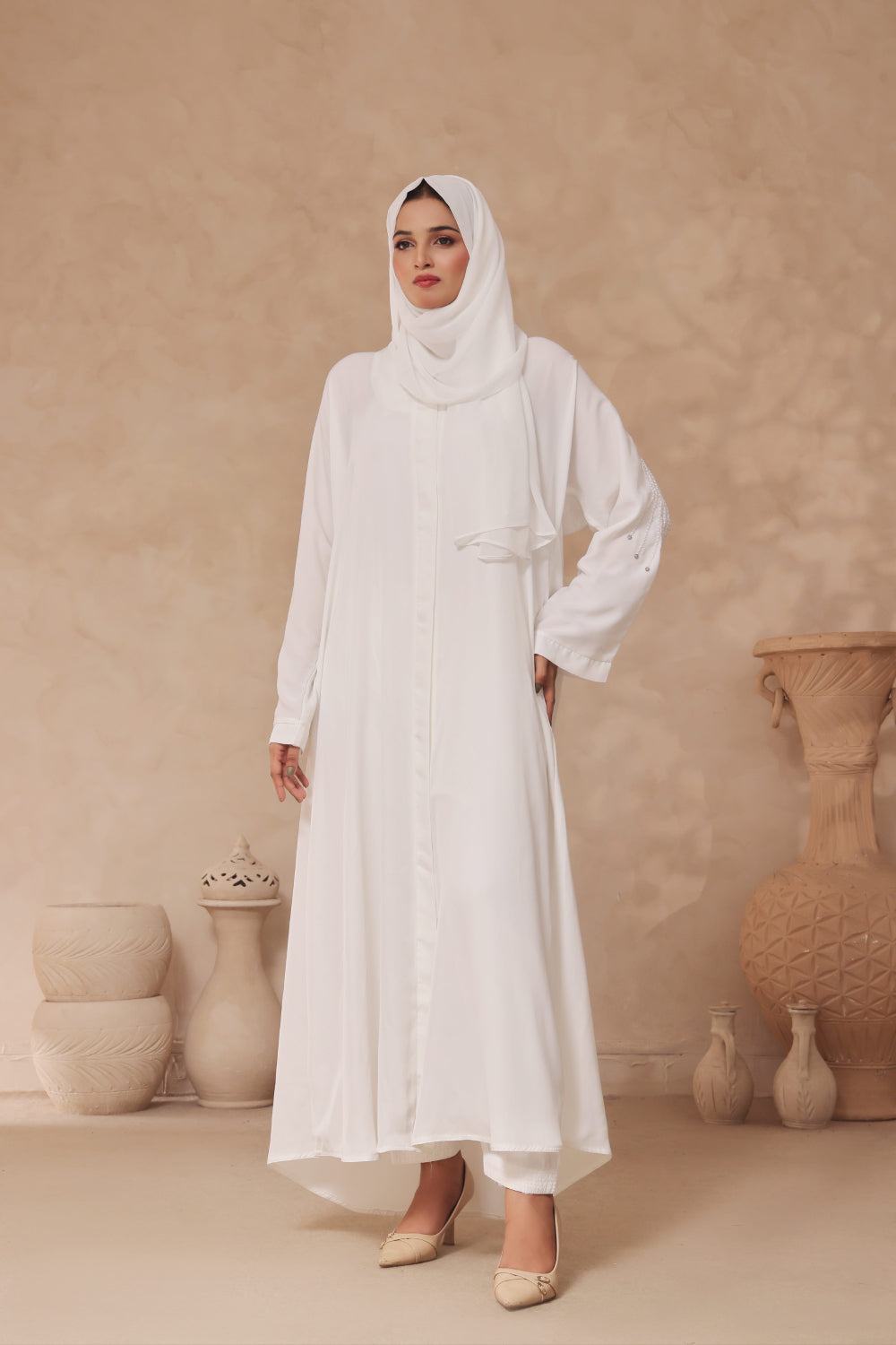 Luna Safa White Abaya