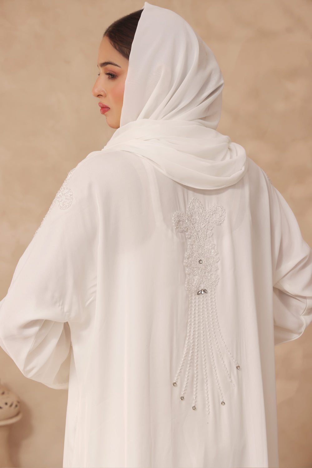 Luna Safa White Abaya