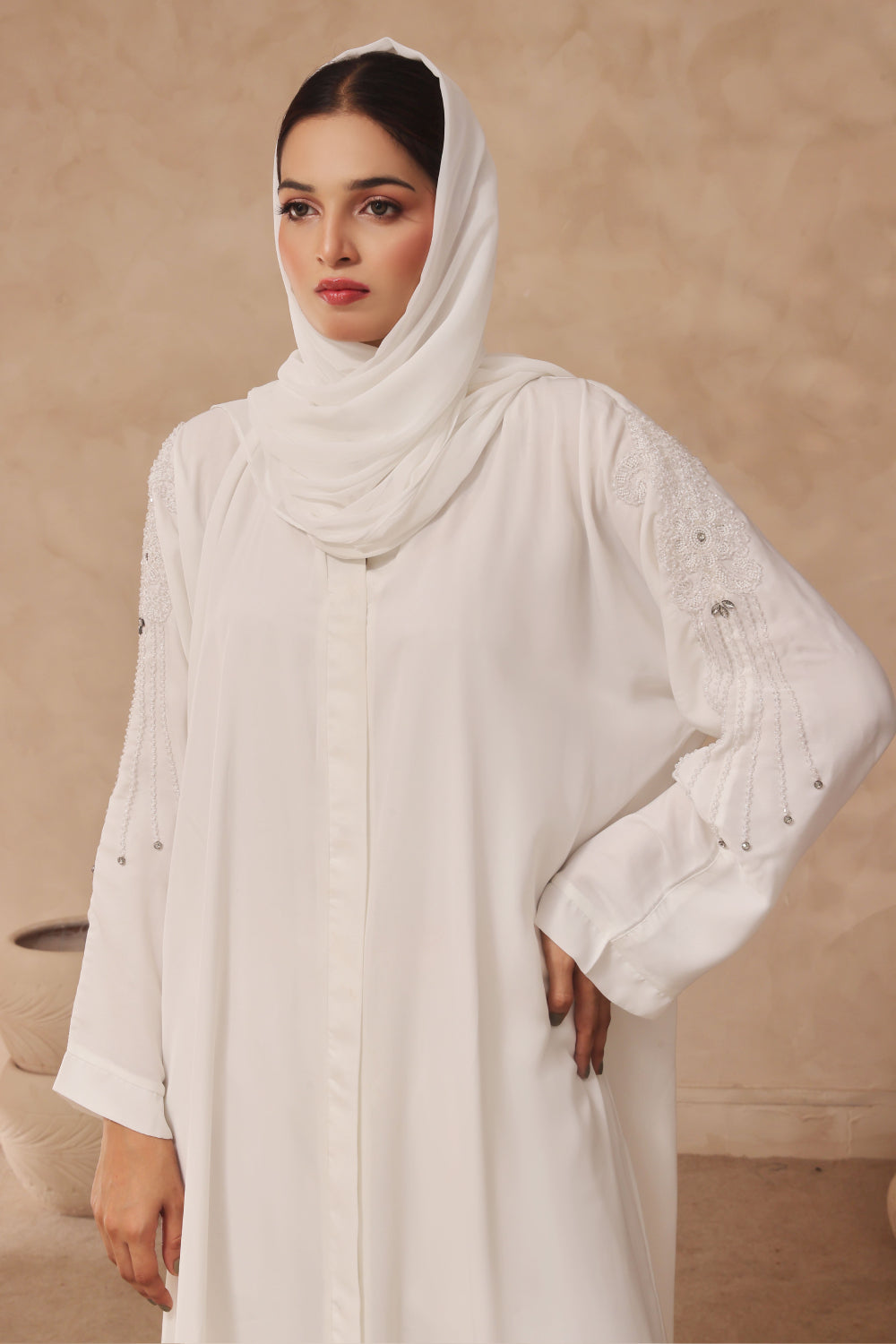Luna Safa White Abaya