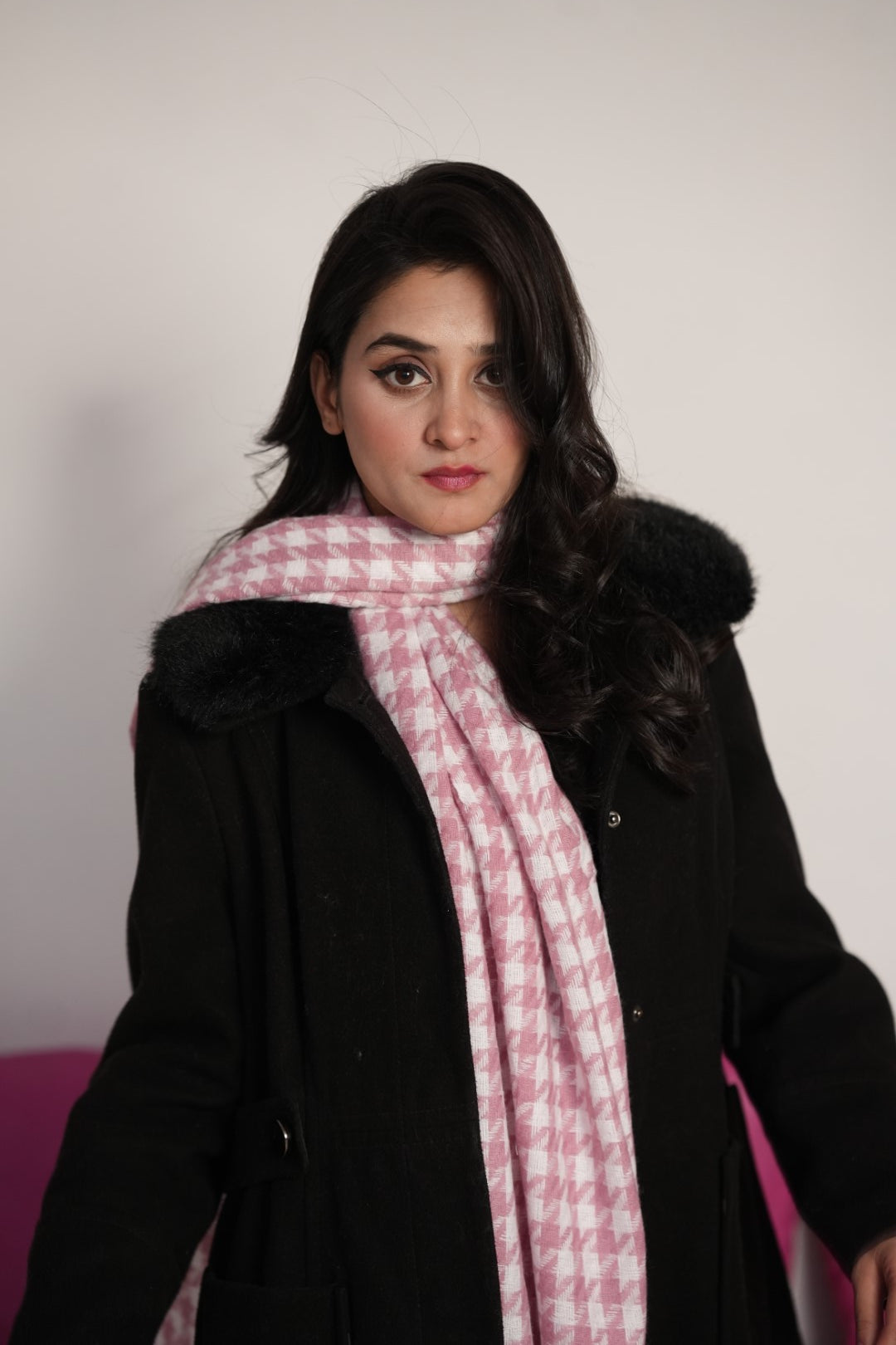 Hounds tooth Woolen Scarf - Carolina Pink