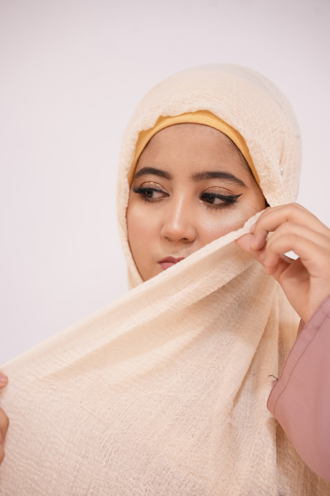 Soft Crimps Hijab Off-white