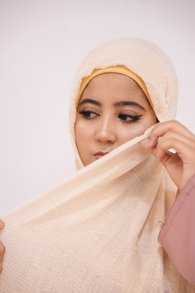 Soft Crimps Hijab Off-white