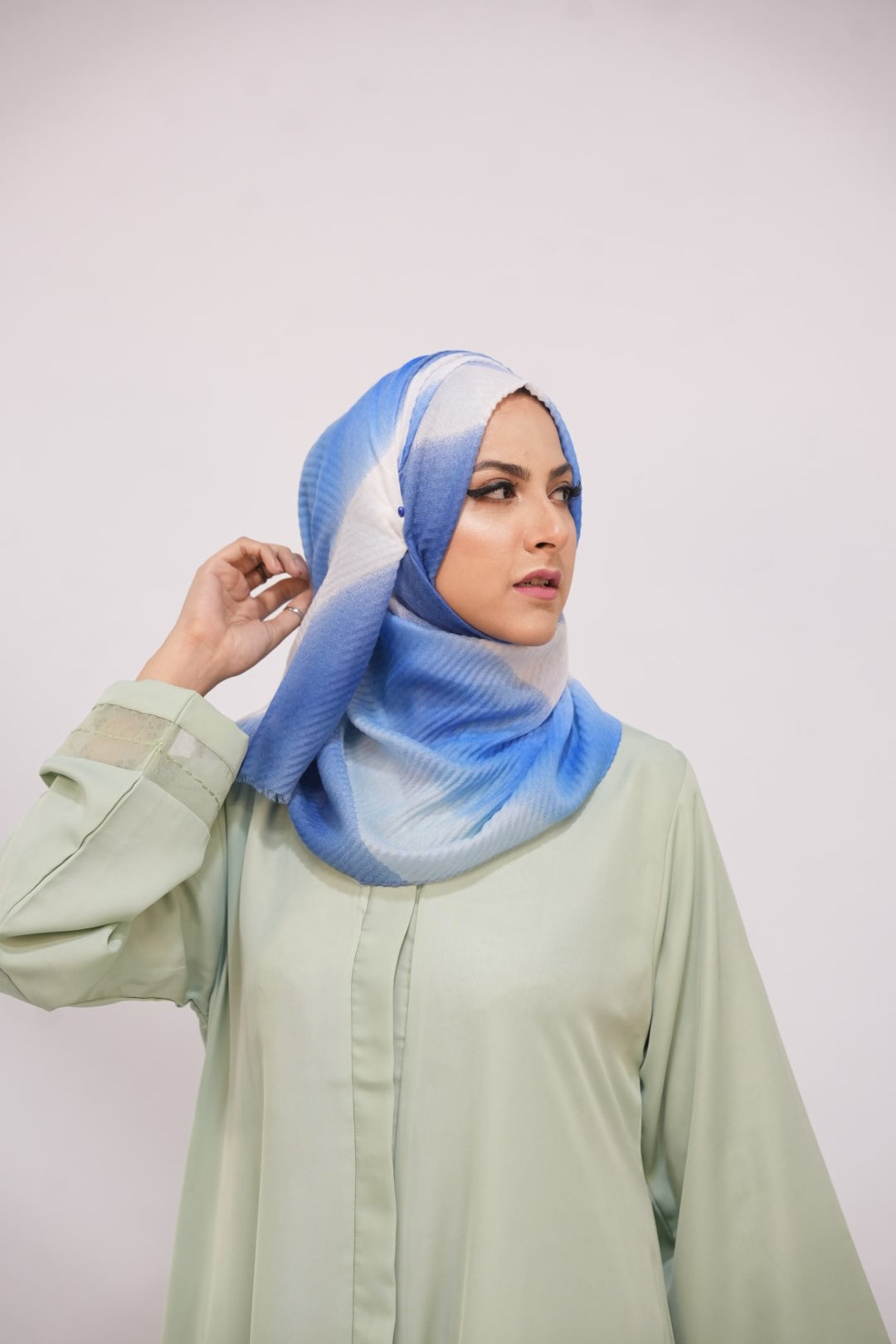 Viscose Waves Hijab - Blue Gradient