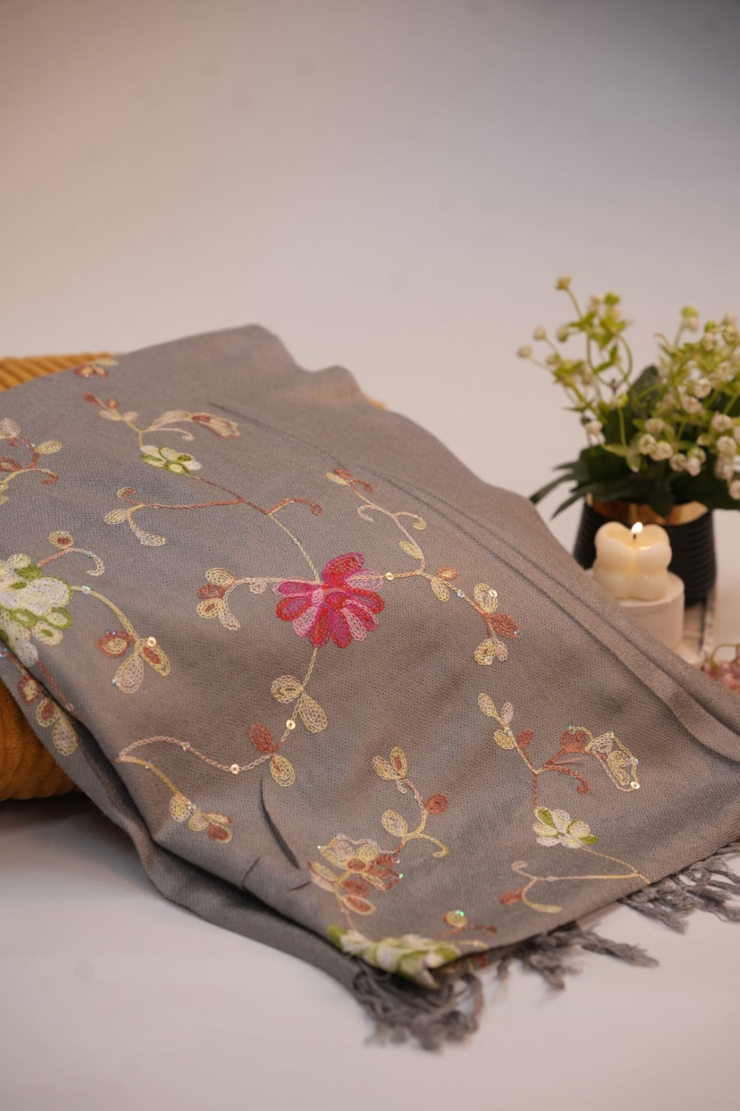 Pashmina Floral Embroidered - Grey